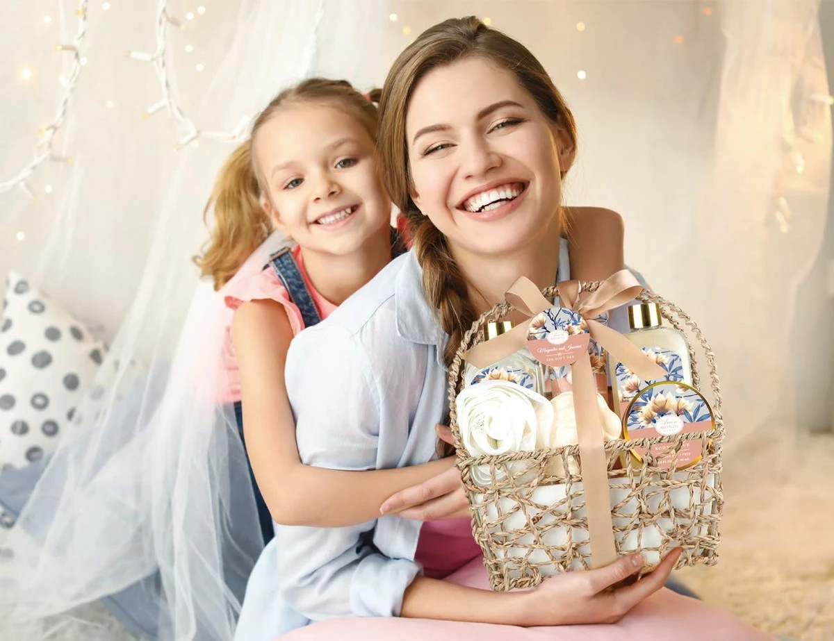 ArioseMonde Store Home Spa Gift Basket, Relaxation Spa Kit For Women, With Body Lotion, Shower Gel, Bubble Bath, Body Scrub, Bath Salt, Bath Bomb, And More,Bath Gift Set For Mother, Wife,Her, Magnolia And Jasmine Scent 8 ArioseMonde Store Home Spa Gift Basket, Relaxation Spa Kit For Women, With Body Lotion, Shower Gel, Bubble Bath, Body Scrub, Bath Salt, Bath Bomb, And More,Bath Gift Set For Mother, Wife,Her, Magnolia And Jasmine Scent - Image 6