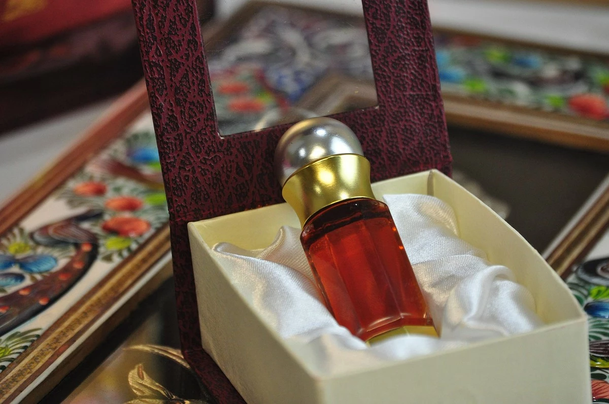 Intense Oud Samamatul Amber Loose Oil - 12 ML (0.40 Oz) 4 Intense Oud Samamatul Amber Loose Oil - 12 ML (0.40 Oz) - Image 2