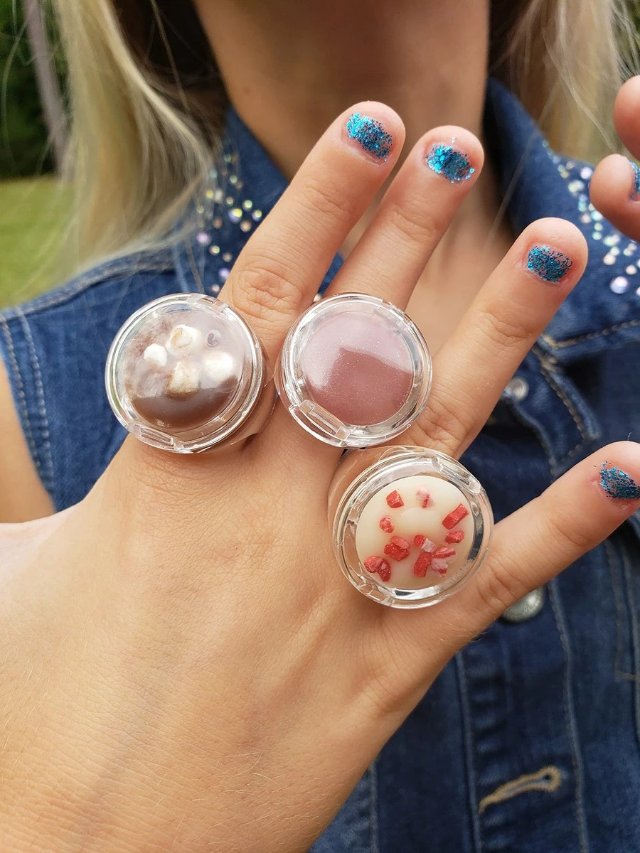 Diva Stuff Lip Balm 3 Fun Pack In A Clear Ornament, Cosmetic Acessories For Girls, Great Stocking Stuffer, Hot Cocoa, Gingerbread, And Vanilla Candy Cane 5 Diva Stuff Lip Balm 3 Fun Pack In A Clear Ornament, Cosmetic Acessories For Girls, Great Stocking Stuffer, Hot Cocoa, Gingerbread, And Vanilla Candy Cane - Image 3