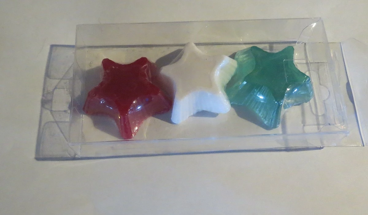 JOANNDLES Star Soap 3 Bars In Clear Gift Box (Red White & Green) 4 JOANNDLES Star Soap 3 Bars In Clear Gift Box (Red White & Green) - Image 2