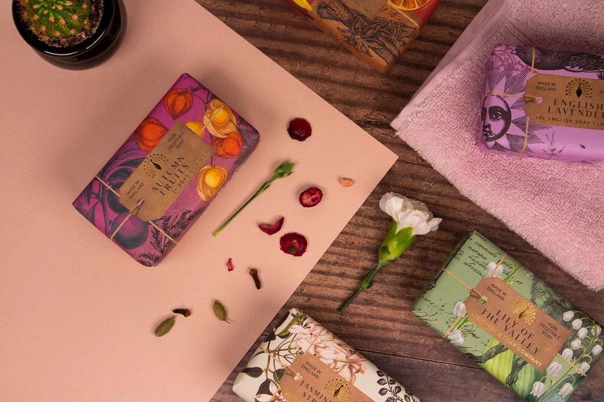 The English Soap Company Store The English Soap Company, Lily Of The Valley Soap Bar, Anniversary Collection, 200g 6 The English Soap Company Store The English Soap Company, Lily Of The Valley Soap Bar, Anniversary Collection, 200g - Image 4