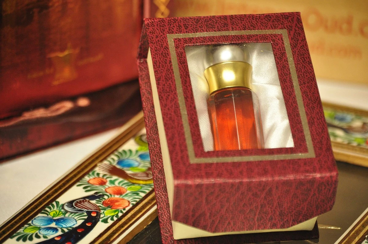 Intense Oud Samamatul Amber Loose Oil - 12 ML (0.40 Oz) 5 Intense Oud Samamatul Amber Loose Oil - 12 ML (0.40 Oz) - Image 3